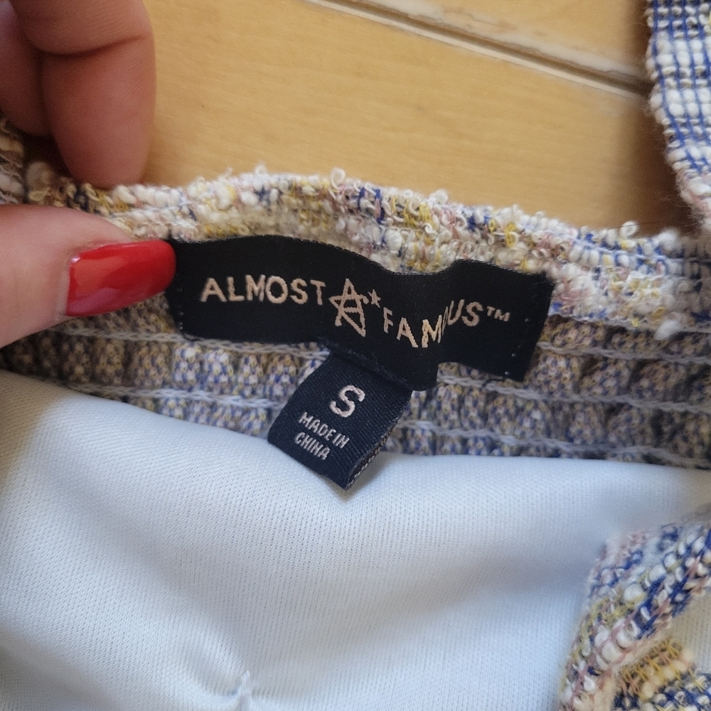 Almost Famous Tweed Plaid Pearl Button Cropped Top Bustier Size S - Picture 2 of 4